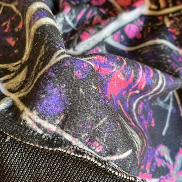 Muddy Girl Moonshine hooded pink, black and navy camo jacket. Size Large - Picture 9 of 9